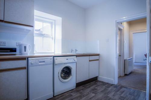 Dragons Den - 2 Bedroom Apartment - Tenby
