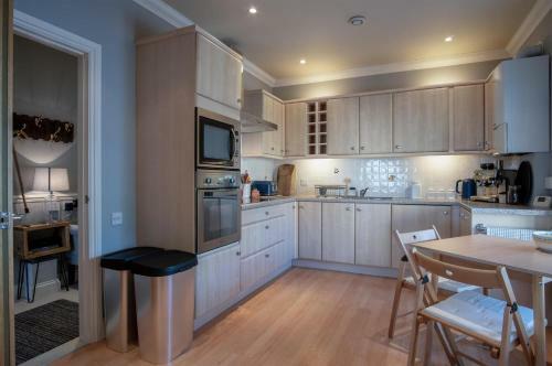 Judith's View - 3 Bedroom Apartment - Tenby