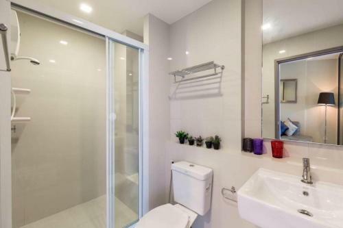 Apartamento The Base, Central Pattaya, 18th Floor, Sea View