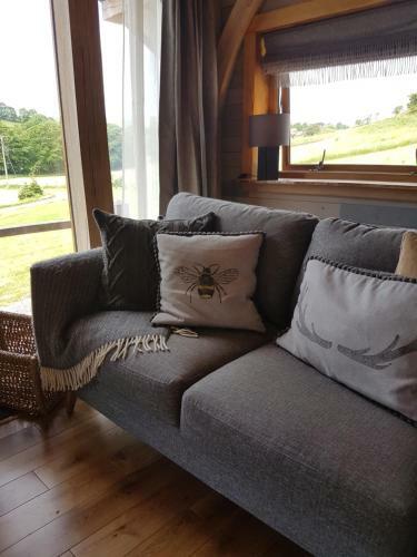 Newland Valley Log Cabins & Blackberry Landing