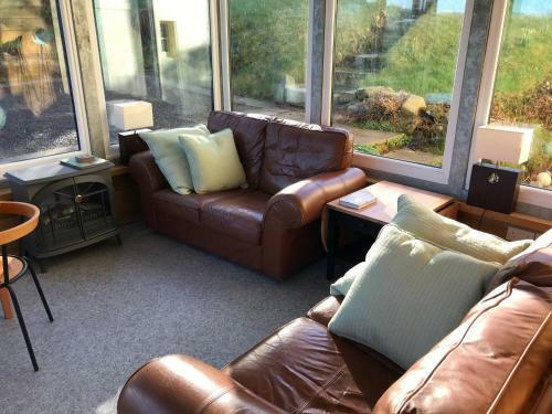 Comfortable Two-bed Cottage With Views To Coast And Hills