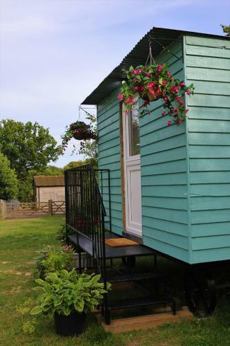 Hopgarden Glamping Luxury Shepherds Huts