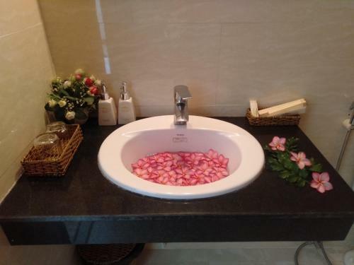 Rose Garden Hotel