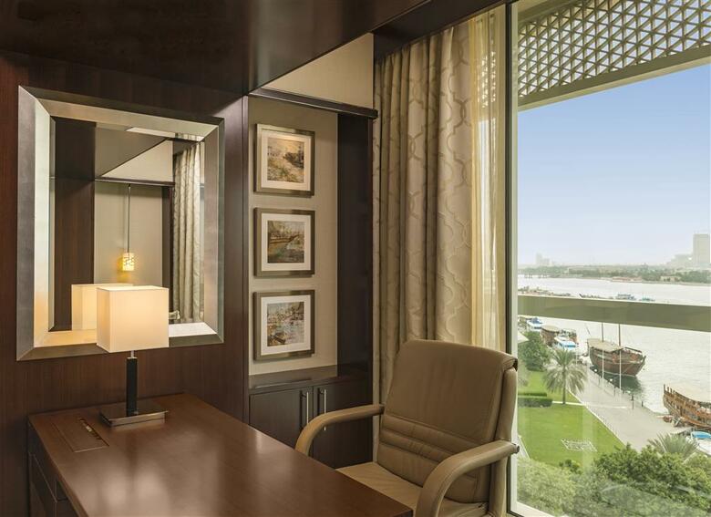 Sheraton Dubai Creek Hotel And Towers