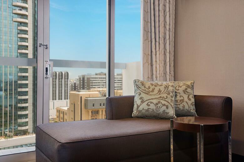 Sheraton Dubai Creek Hotel And Towers