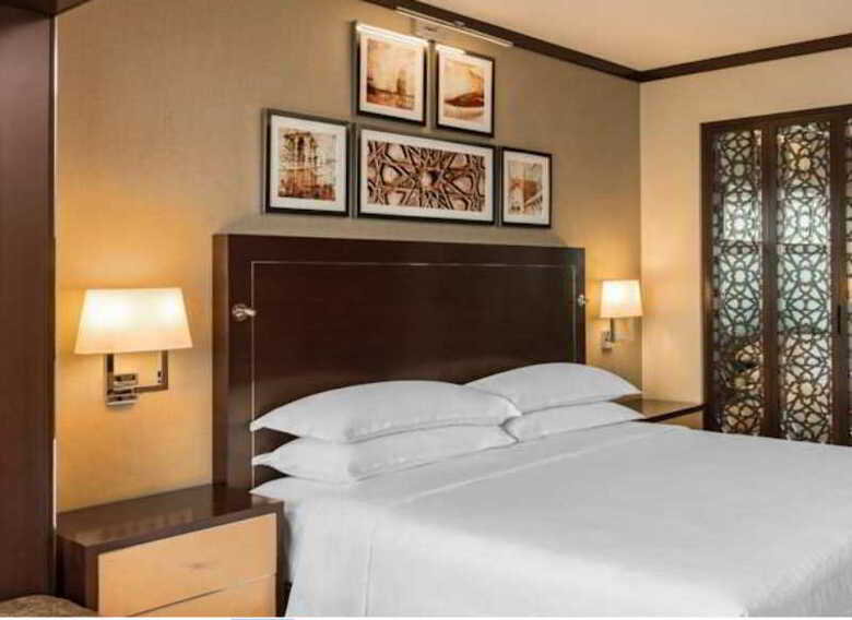 Sheraton Dubai Creek Hotel And Towers