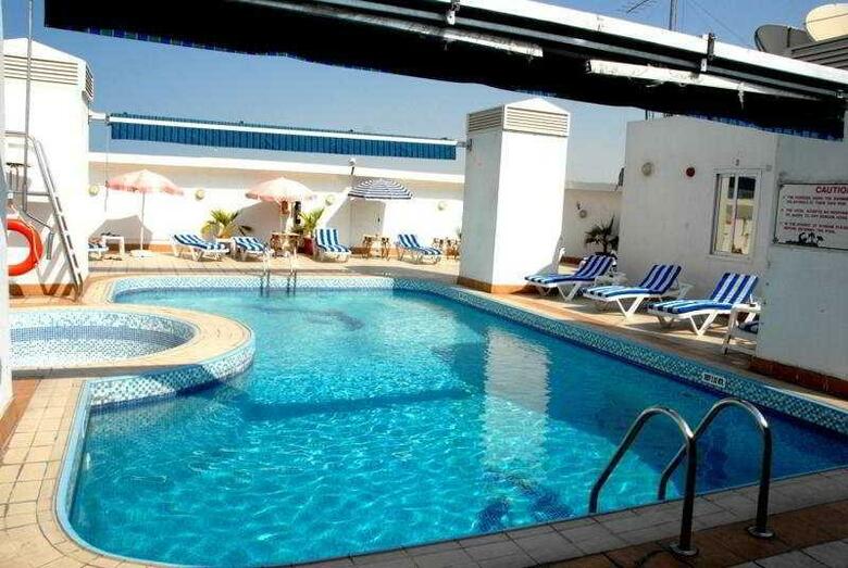 Hotel Versailles