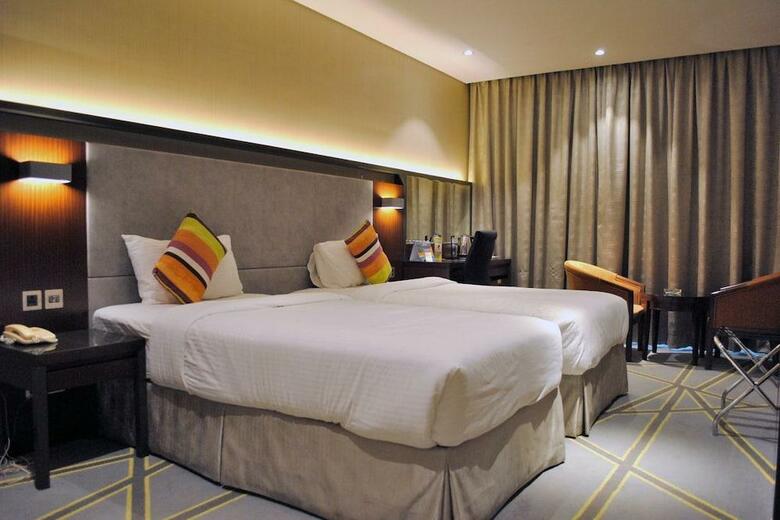 Hotel Versailles