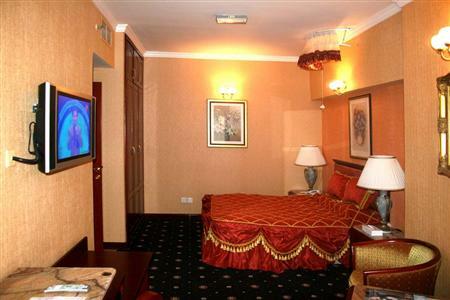 Hotel Versailles