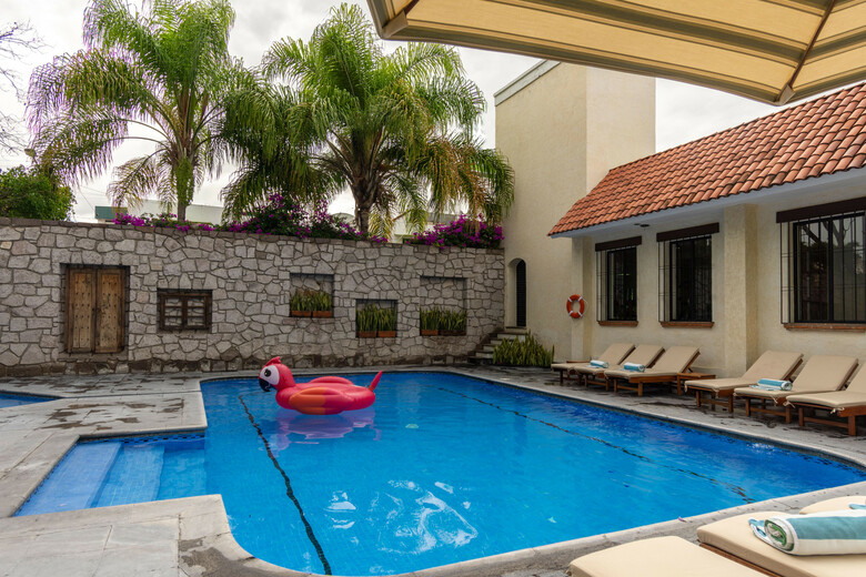 Hotel Flamingo Inn