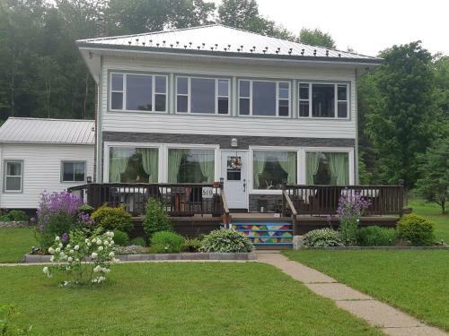 Big Axe Bed & Breakfast
