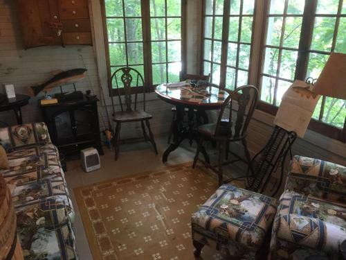 Apartamento The Carriage House Flat - Downtown Paris Canada