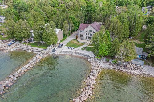 Villa Selena-lakefront-families Only-boat Launch