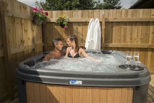 Kingfisher Lodge-huntersmoon -warminster-longleat-bath