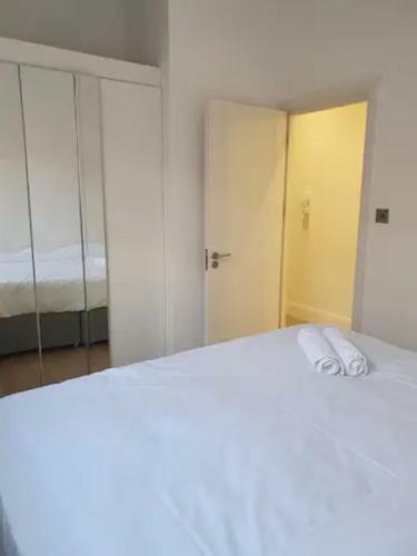 Apartamento Beautiful 1 Bedroom Flat Right On Watford High St