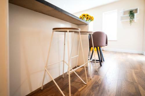 Emerald Court Executive Watford Central Apartment By Crew Homes