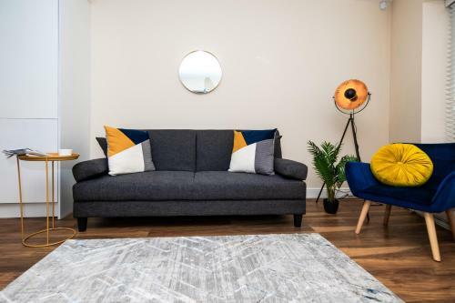 Emerald Court Executive Watford Central Apartment By Crew Homes
