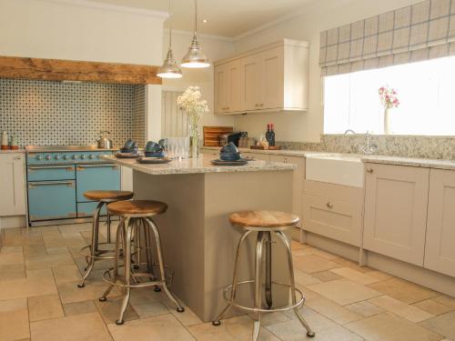Prestbury House