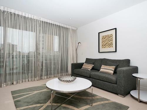 Executive 2 Bed 1 Bath Apartment At Oracle Broadbeach Inc Free Parking