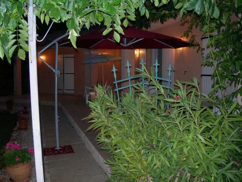 Hostal B&B Villa Les Tamaris