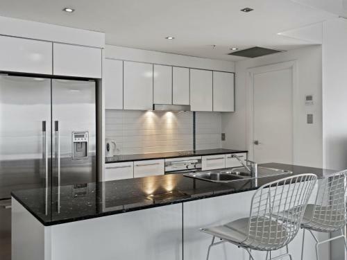 Beautiful 2 Bed Ocean Facing Apartment At Sierra Grand