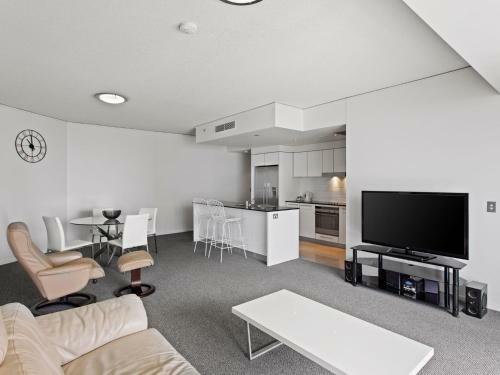 Beautiful 2 Bed Ocean Facing Apartment At Sierra Grand