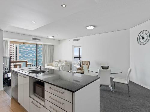 Beautiful 2 Bed Ocean Facing Apartment At Sierra Grand