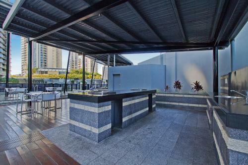 Apartamento Circle On Cavill 1 Bedroom Spa & Study, Hinterland View - Qstay
