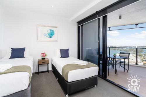Apartamento Circle On Cavill 1 Bedroom Spa & Study, Hinterland View - Qstay