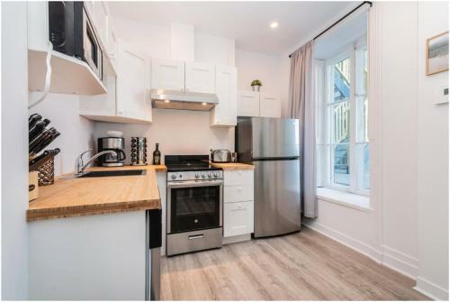 Apartamento Des Remparts- 2-bed With Great Views, Terrace