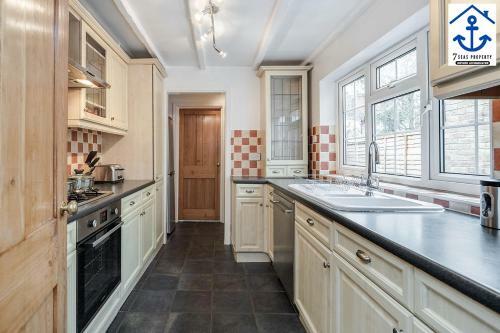 Luxury Town House Windsor With Garden And Parking