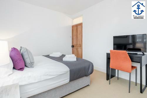 Luxury Town House Windsor With Garden And Parking
