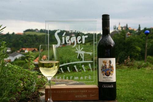 Bed & Breakfast Weingut Albert, Familie Cramer