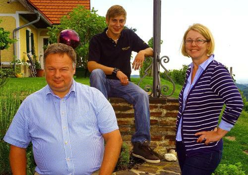Bed & Breakfast Weingut Albert, Familie Cramer