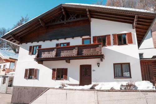 Reise Im Traditionell-modernen Stil|ferienhaus|ibk