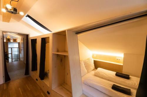 Montagu Hostel