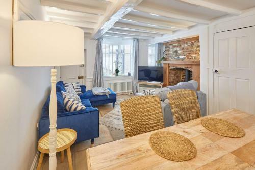 Host & Stay - Mast Cottage