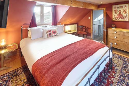 Host & Stay - May House