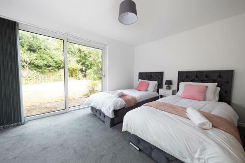 The Spinney - Perfect For Contractors, Large Groups & Families