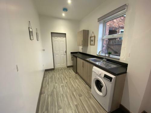 Silver Stag Properties, Large 5 Bedroom Property With 5 Bathrooms