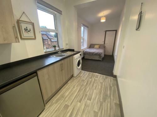 Silver Stag Properties, Large 5 Bedroom Property With 5 Bathrooms
