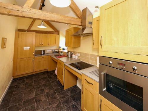 Barnes Cottage - Uk30381
