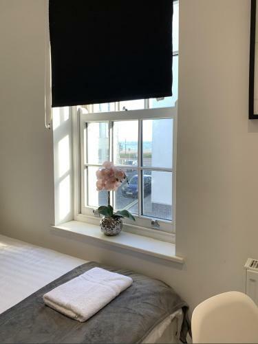 Thorn Apartments