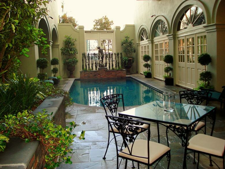 Bienville House Hotel