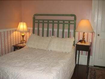 Bed & Breakfast Fairchild House