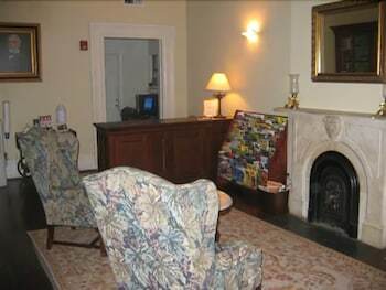 Bed & Breakfast Fairchild House