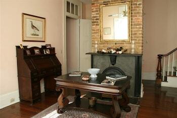 Bed & Breakfast Fairchild House