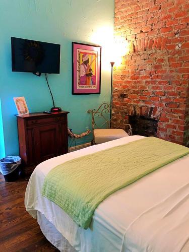 Bed & Breakfast Creole Gardens Guesthouse And Inn