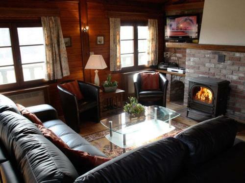 Luxurious And Charming Chalet With Sauna And Open Fireplace, Located By A Forest
