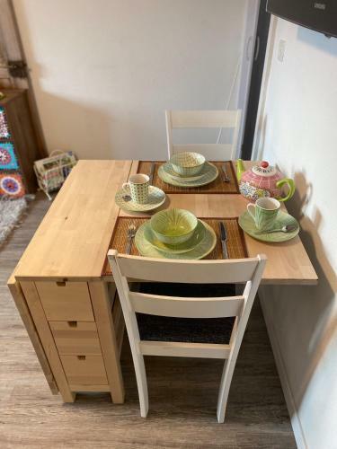 Apartamento Komplett Eingerichtete Ferienwohnung In Mastrils, Graub�nden